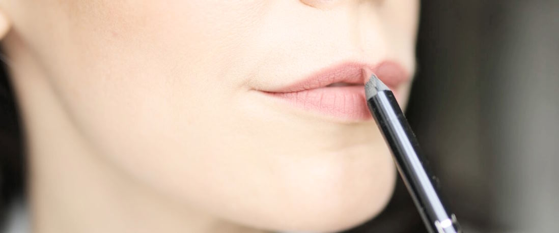 using-lip-liners